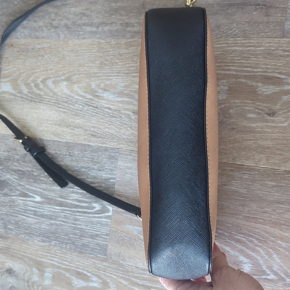 Michael kors crossbody - Picture 6 of 13